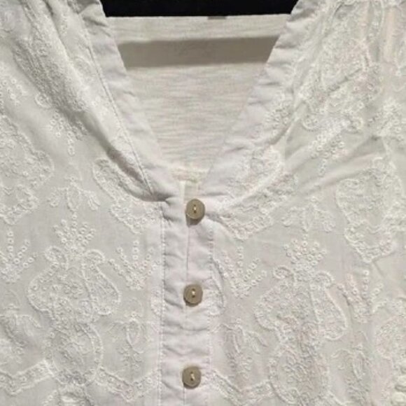 Democracy Tops - NEW Democracy White Blouse Embroidered Roll Tab Sleeve Shirt Top Size M NWT